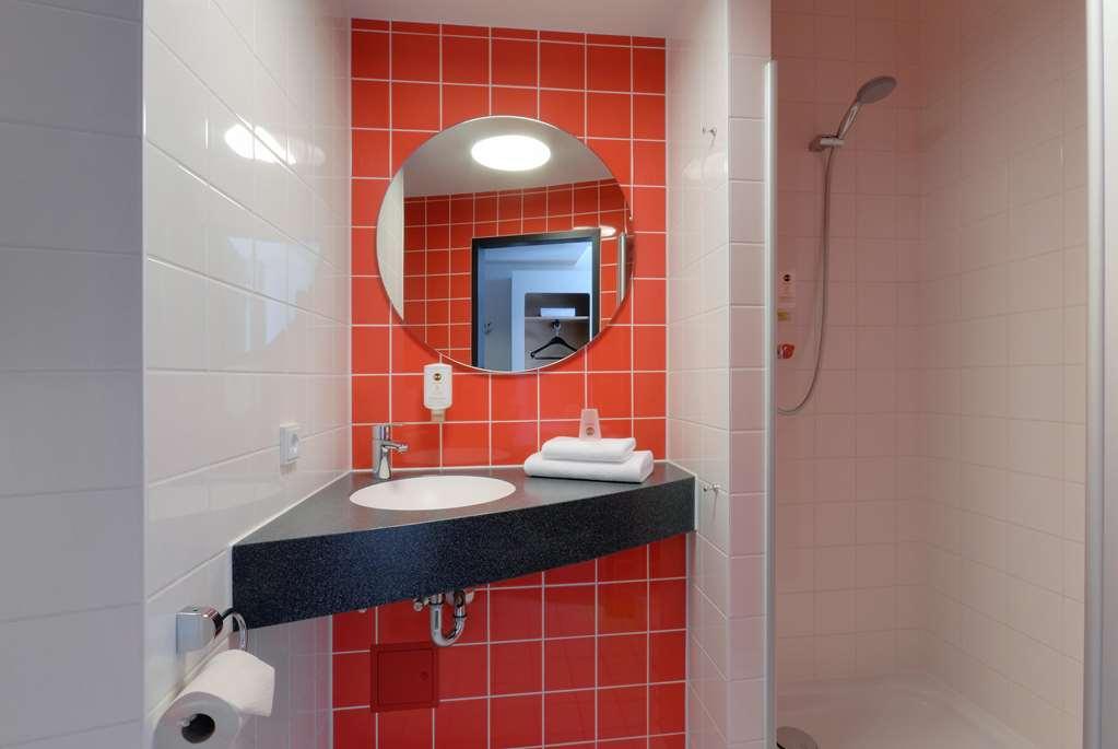 B&B Hotel Hamburg-Harburg Room photo